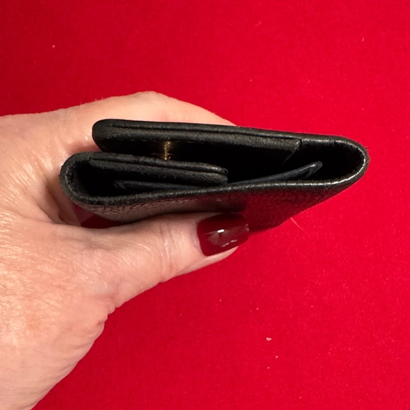 CHANEL Textured Black Leather key holder - Picture 8 of 8